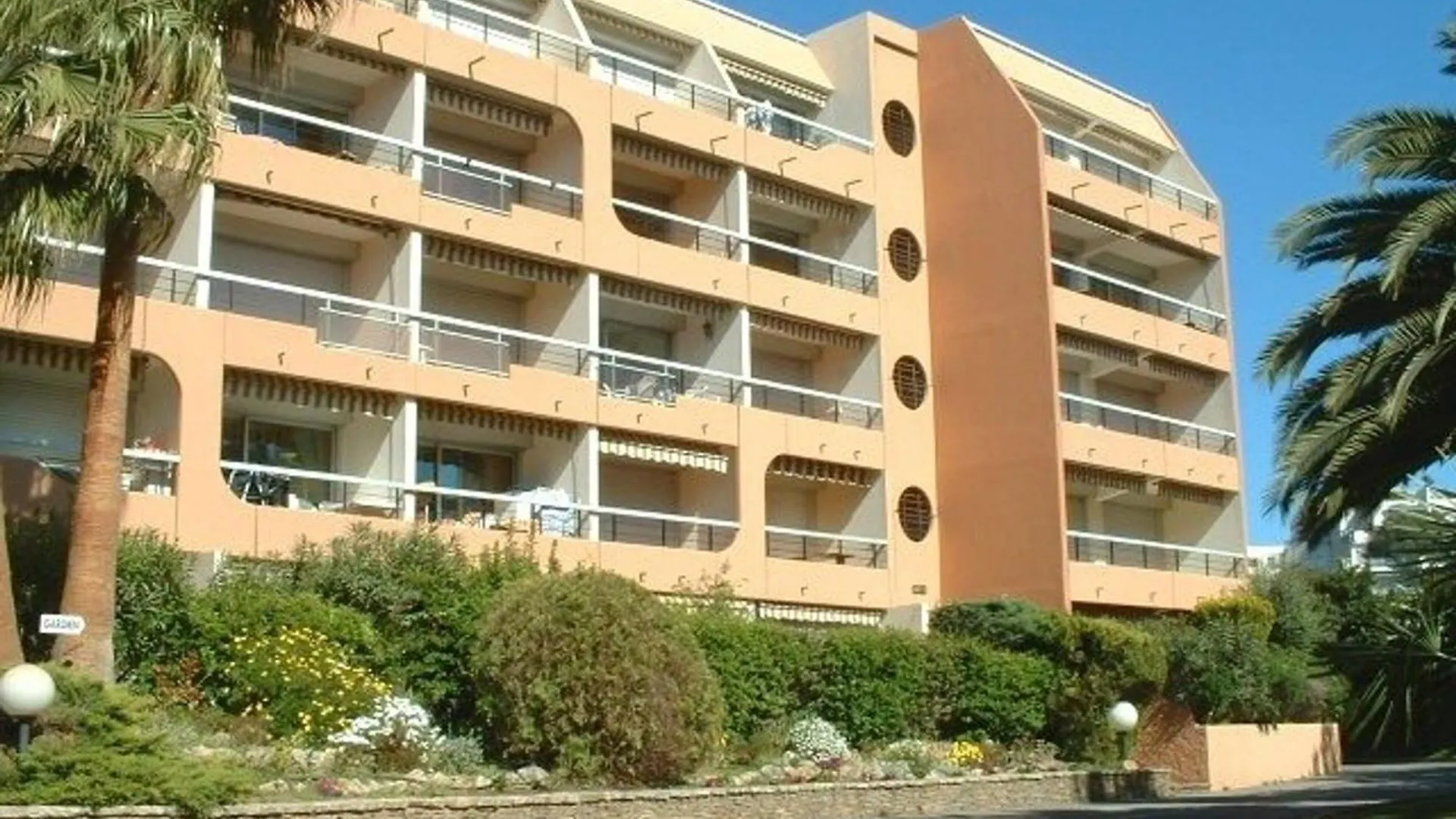 Studio Cabine Climatise Avec Terrasse Et Garage - 4 Couchages, St Raphael - Fr-1-226A-180 Saint-Raphael  Saint-Raphael (Var)