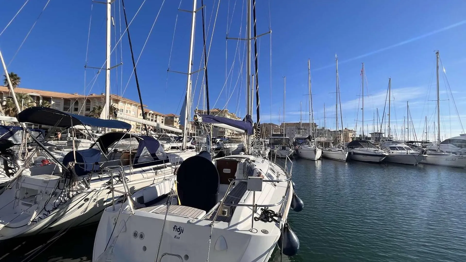 Apartment Studio Cabine Climatise Avec Terrasse Et Garage - 4 Couchages, St Raphael - Fr-1-226A-180 Saint-Raphael