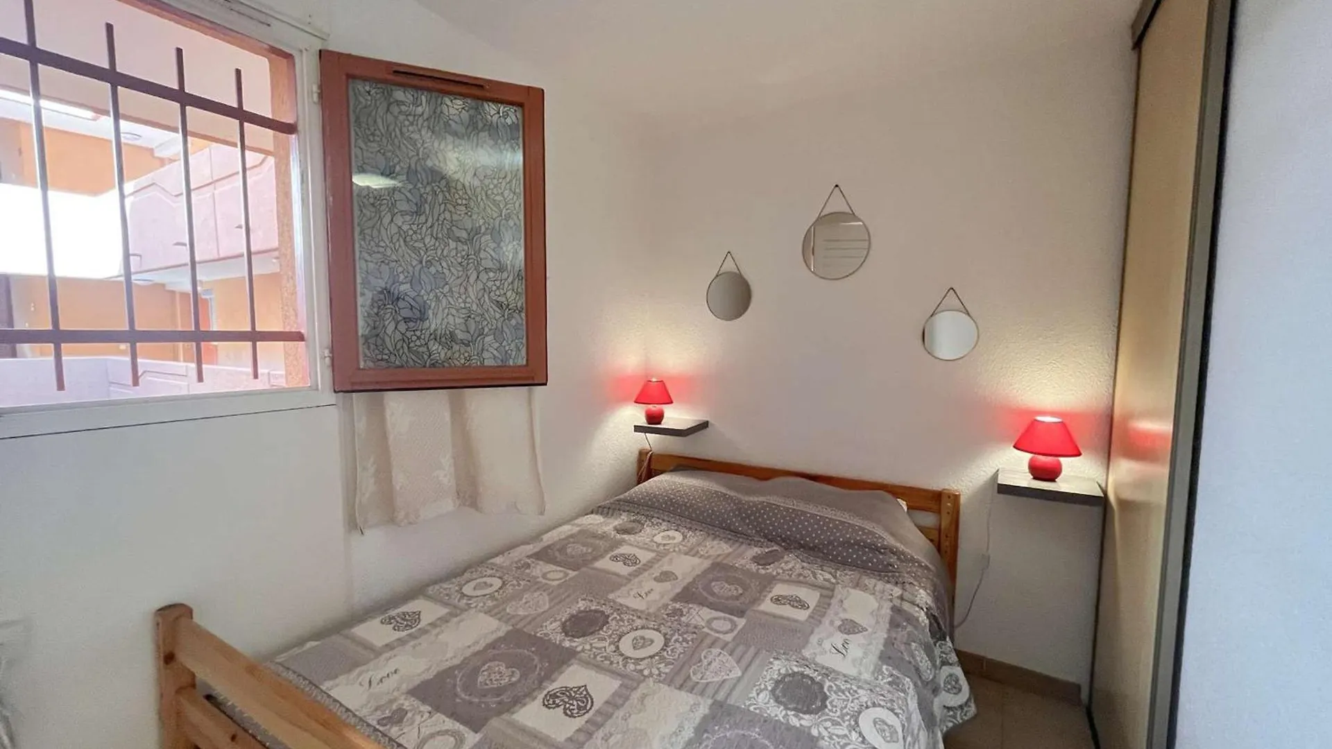 Studio Cabine Climatise Avec Terrasse Et Garage - 4 Couchages, St Raphael - Fr-1-226A-180 Saint-Raphael  0*, Saint-Raphael (Var)