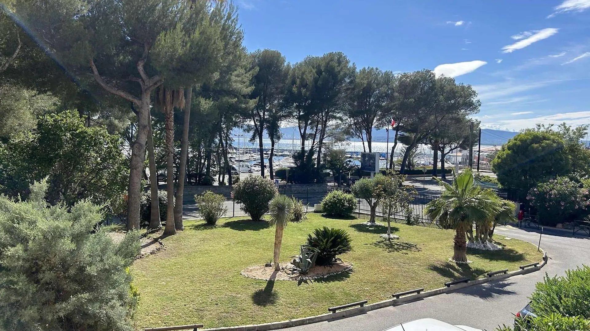 Studio Cabine Climatise Avec Terrasse Et Garage - 4 Couchages, St Raphael - Fr-1-226A-180 Saint-Raphael  0*, Saint-Raphael (Var) France